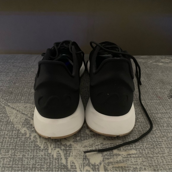 Saysh One Sneakers - Picture 5 of 8